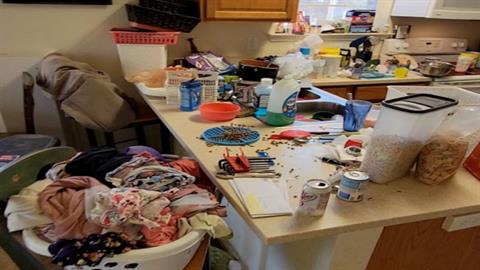 «Ένα ακατάστατο σπίτι δεν είναι λόγος για να ντρέπεται μια μαμά»